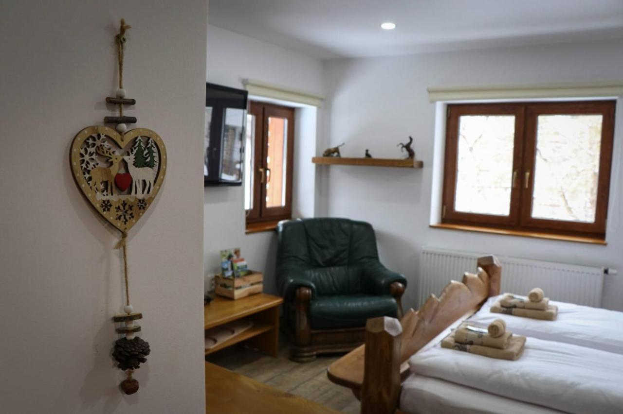 Casa De Oaspeti Kinga'S Crown 伯伊莱图什纳德 外观 照片